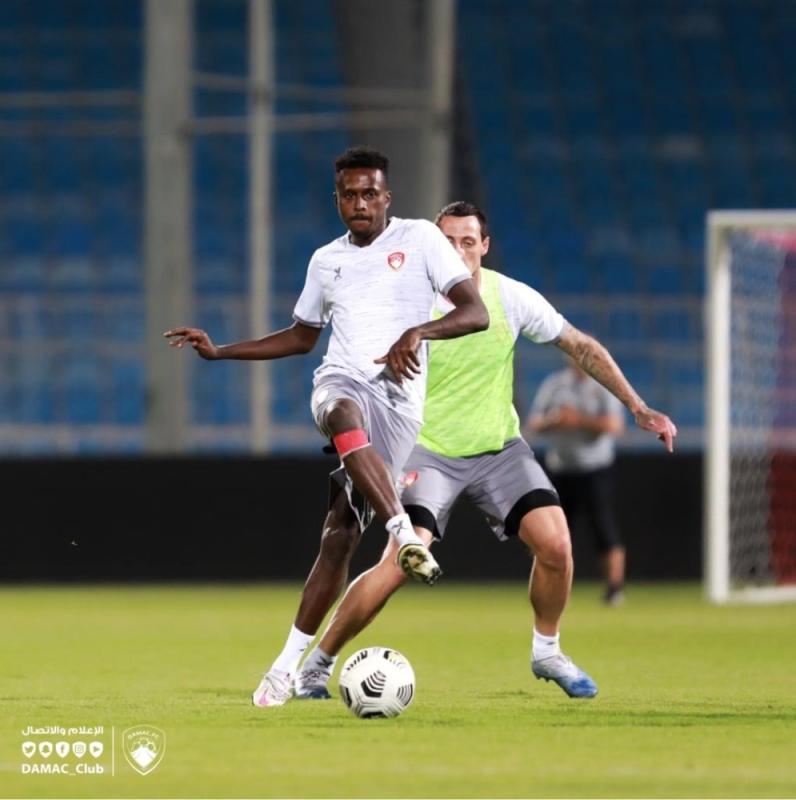 الاتفاق والهلال قمة منتظرة