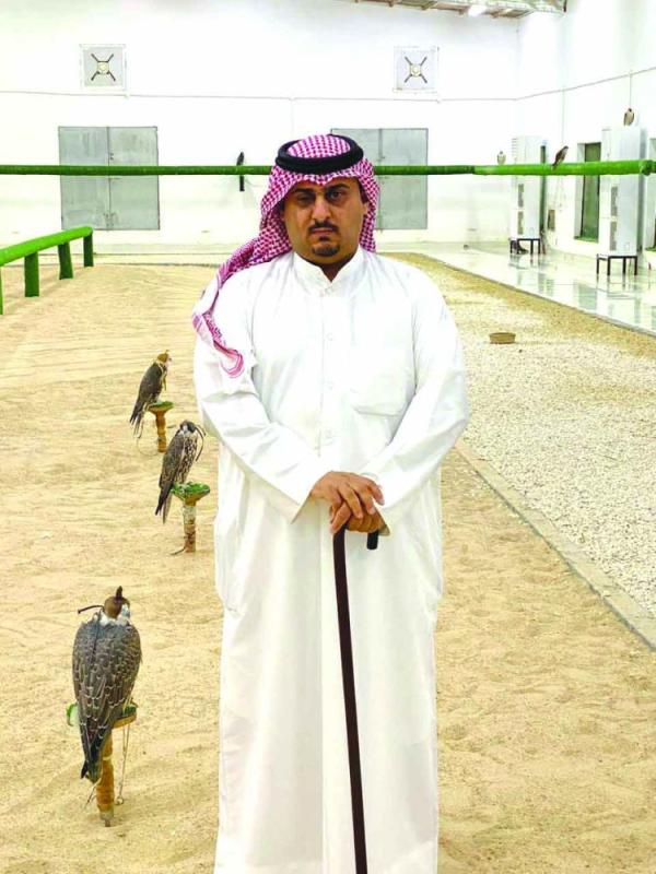 حفر الباطن مقصد هواة الصقور محليا وخليجيا