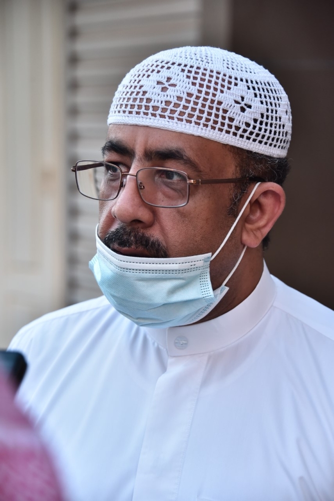 «مواقف الخبر».. خدمات متواضعة وتواصل مفقود