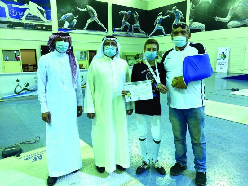 عابد النهضة يتألق في بطولة المملكة للمبارزة