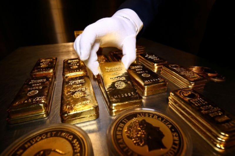 'لقاح فايزر' يتسبب في تراجع  الذهب 4%