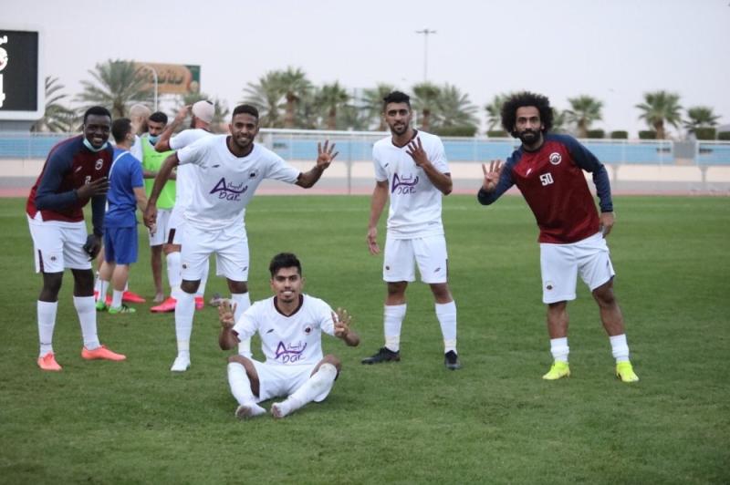 هجر والخليج.. قمة سلبية