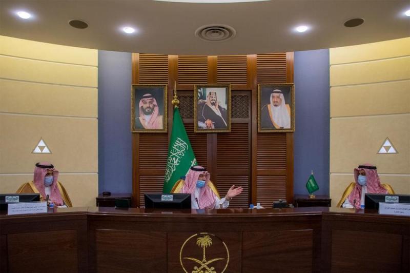 أمير القصيم والفيصل يستعرضان خطة عمل رالي داكار