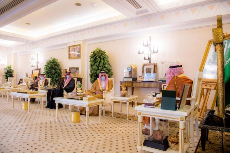أمير القصيم والفيصل يستعرضان خطة عمل رالي داكار