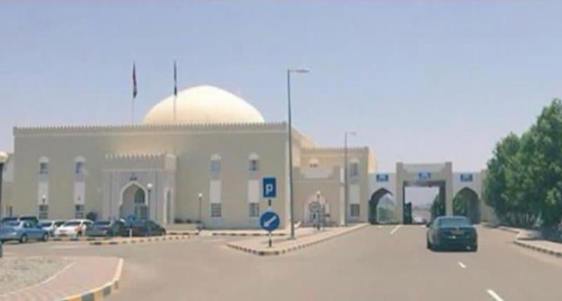 الإمارات تتيح للعمانيين التنقل عبر المنافذ البرية 