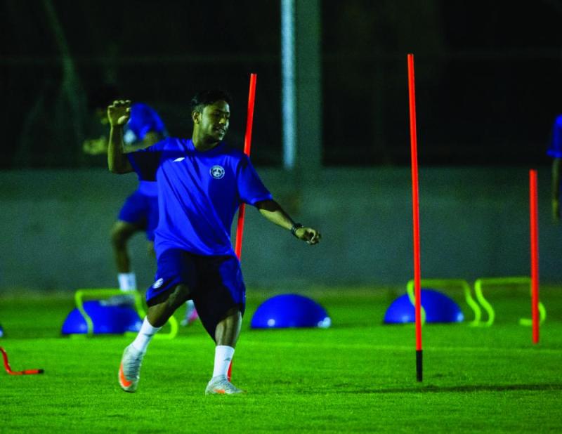 العدالة يحفز لاعبيه للخليج بالمكافآت