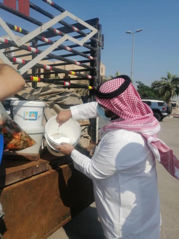 بالصور .. ضبط وإتلاف 357 كلجم مخللات غير صالحه بالدمام