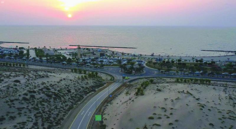 «بيش الهوى».. شاطئ الباحثين عن الجمال