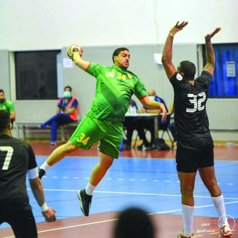 صدارة مضر في اختبار أمواج الخليج