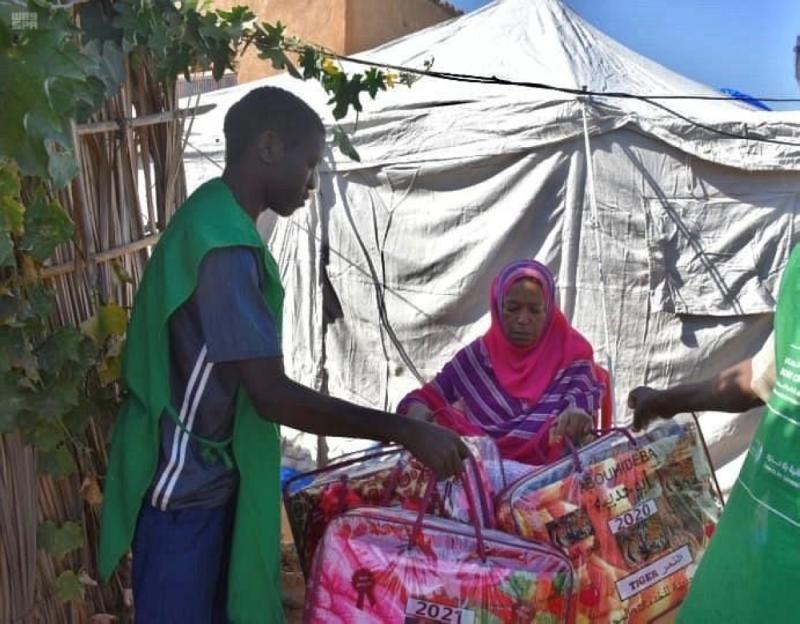 مساعدات إيوائية لـ6 آلاف سوداني
