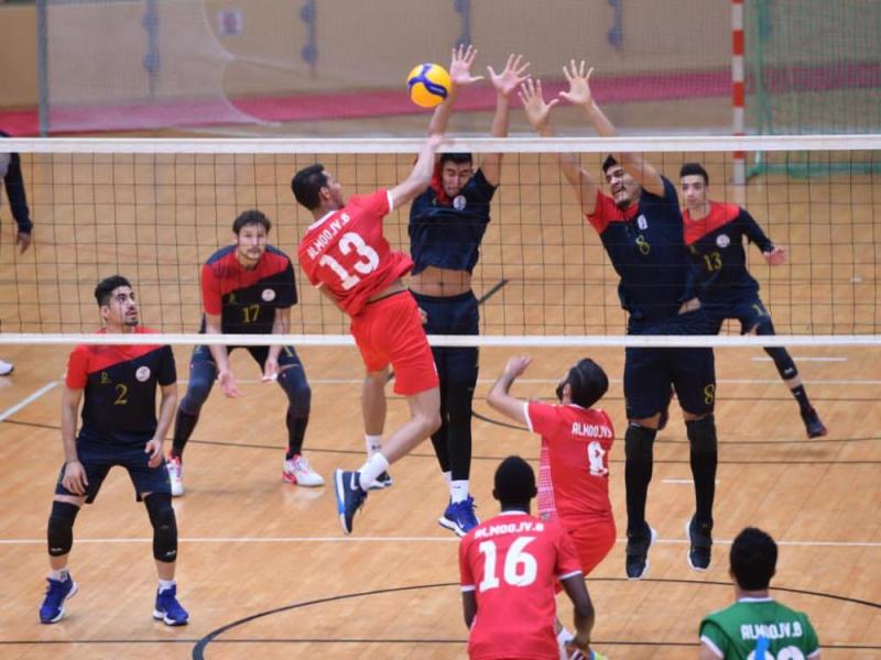 طائرة الهلال تصطدم بالموج