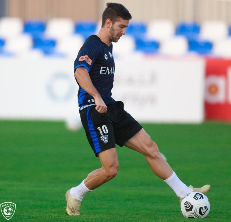 الأطراف والأجنحة سلاح الهلال.. والوسط والهجوم تعزز قوة النصر