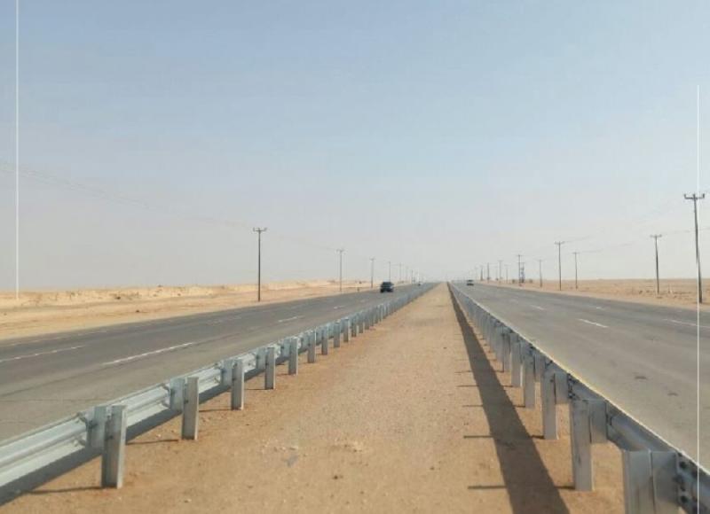 حواجز معدنية على طريق «الرياض - حفر الباطن»