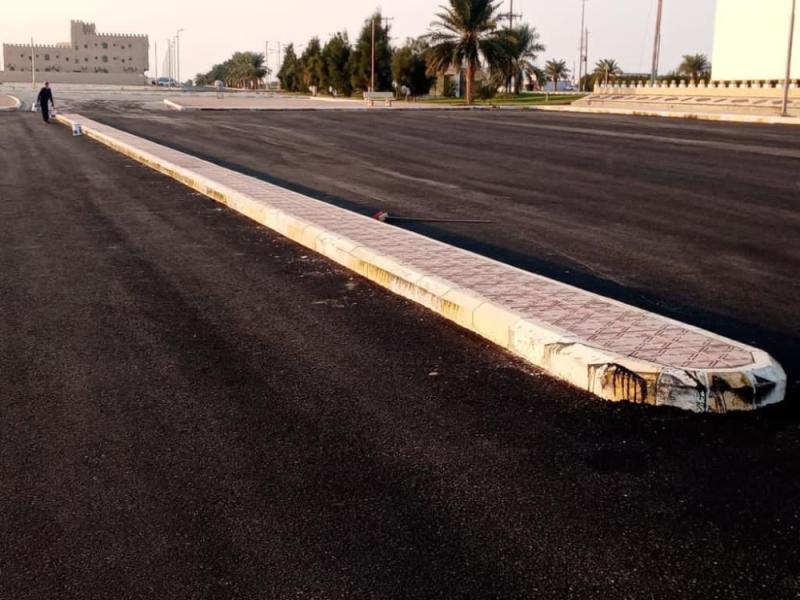طلاء وصيانة الأرصفة بـ «مليجة»