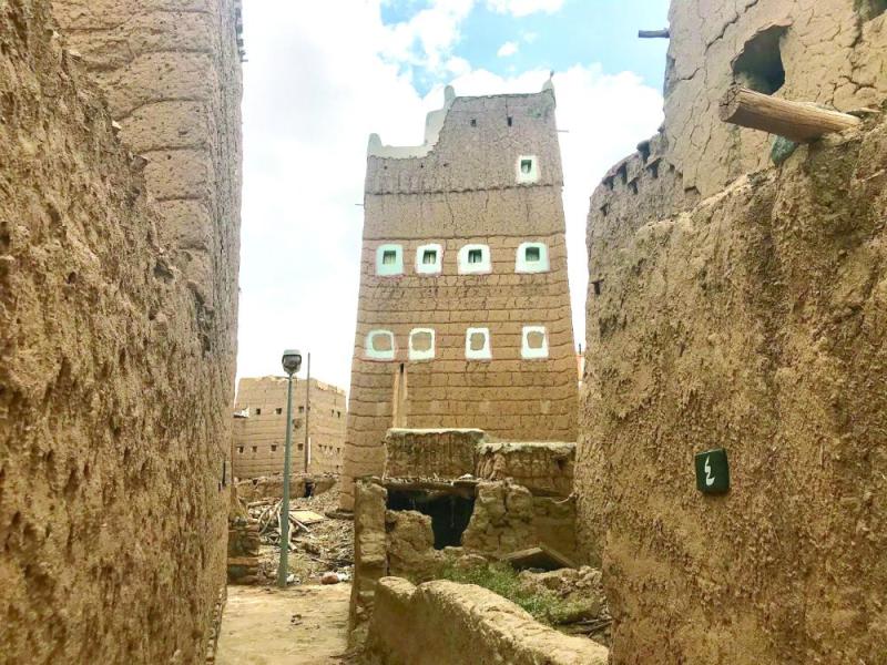 «القرى الأثرية».. كنز الأجداد بظهران الجنوب