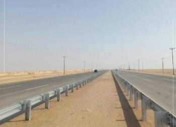 حواجز معدنية على طريق «الرياض - حفر الباطن»