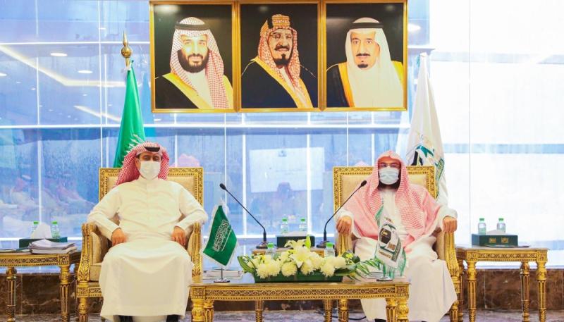 6 منصات تعزز التحول الرقمي بـ«الحرمين»