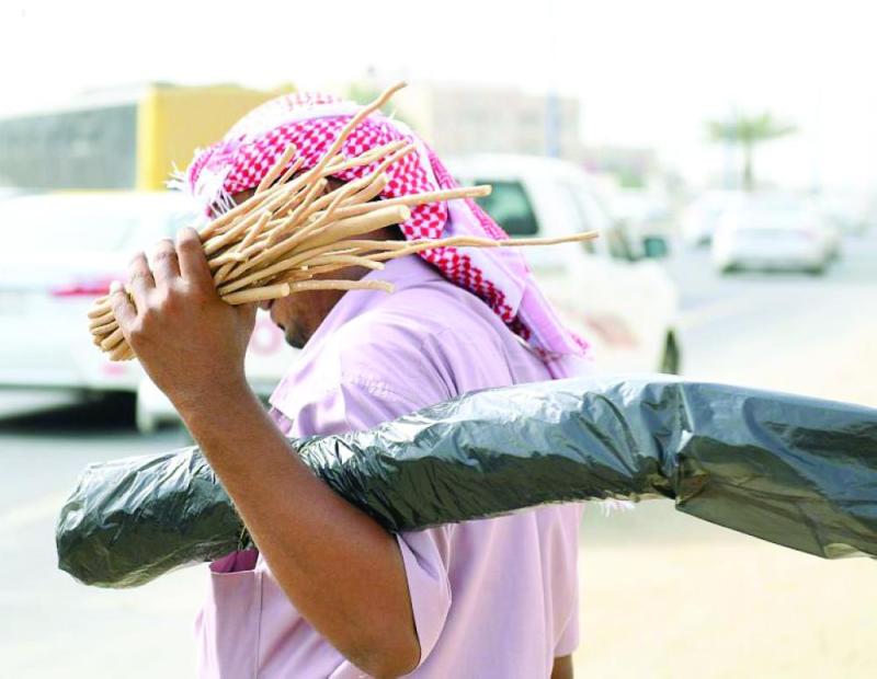 «الأراك».. شجرة الخير لأهل جازان