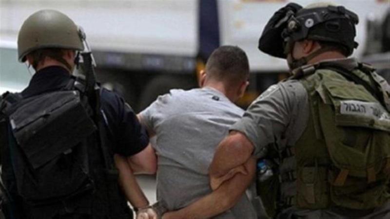 قوات الاحتلال تعتقل 4 فلسطينيين من الخليل