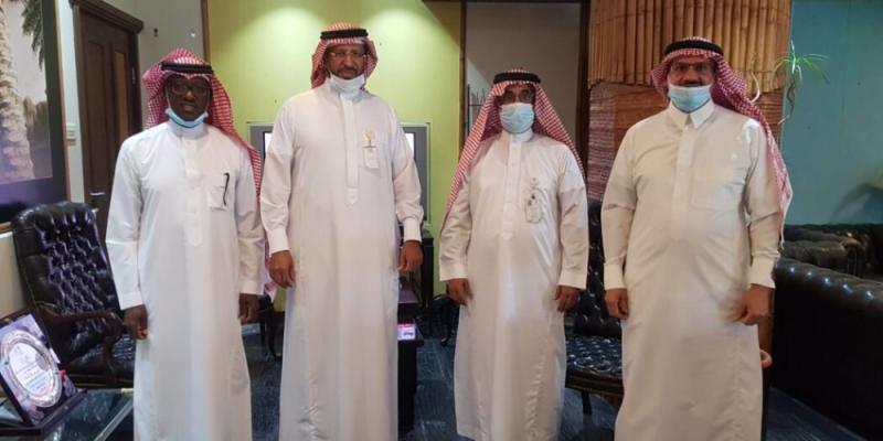 أمانة الأحساء تجتمع باللجنة المنظمة