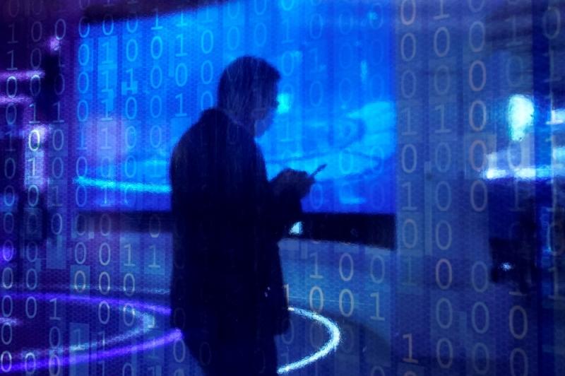 فرنسا تؤكد تحصيل ضرائب على «عمالقة الإنترنت»