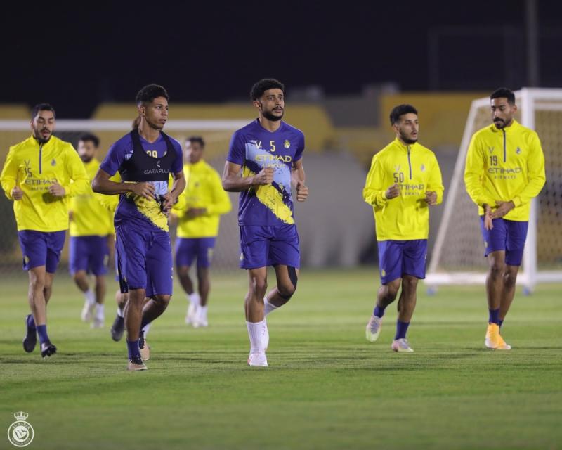 معسكر مغلق للهلال والنصر