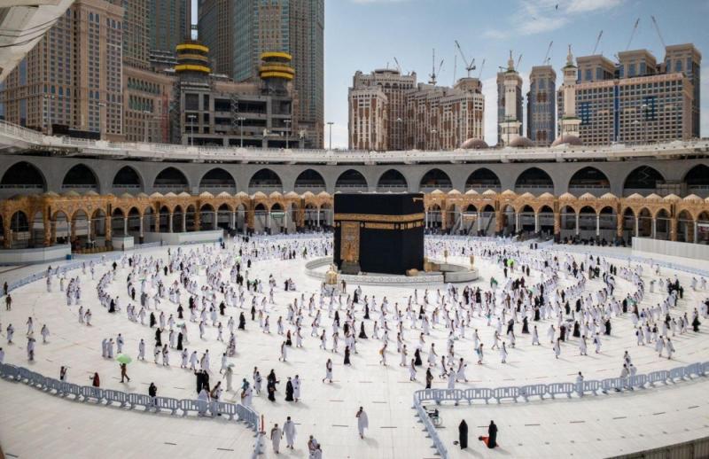 الحرم المكي..
أجواء روحانية والتزام