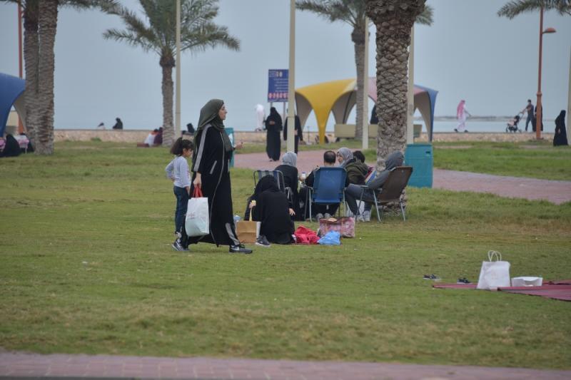 متنزهات الدمام.. أجواء ساحرة تحت زخات المطر