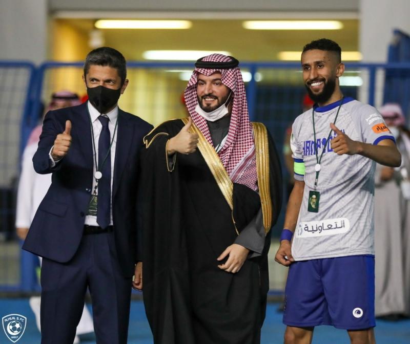 الـ61.. زرقاء فاخرة