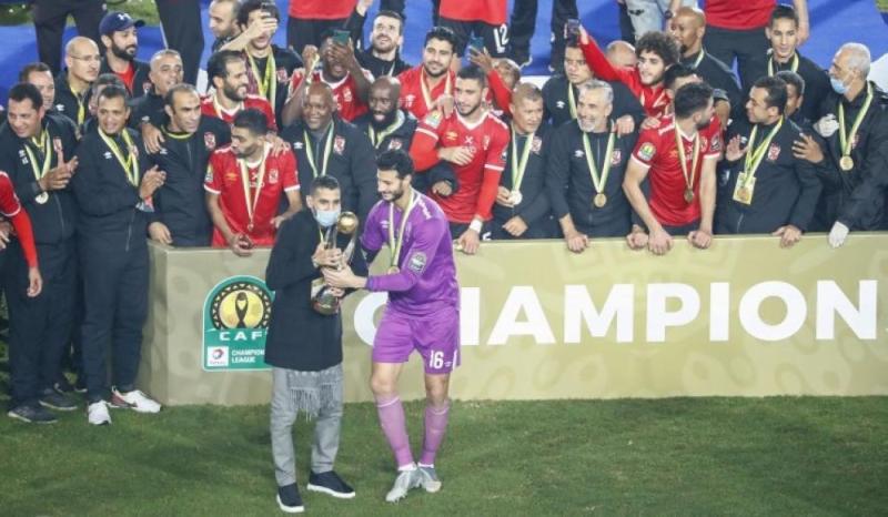 الأهلي المصري يستغني عن 3 لاعبين