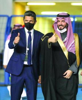 الهلال يصرف النظر عن تيكسيرا وينتظر إشارة رازفان
