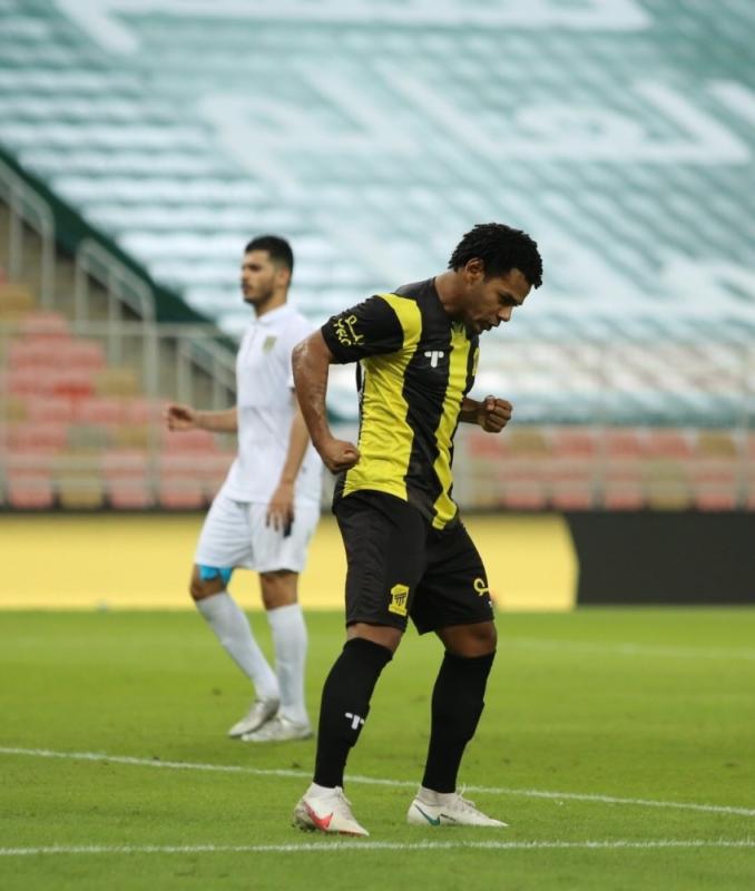 الشباب والاتحاد.. سباق نحو النهائي العربي