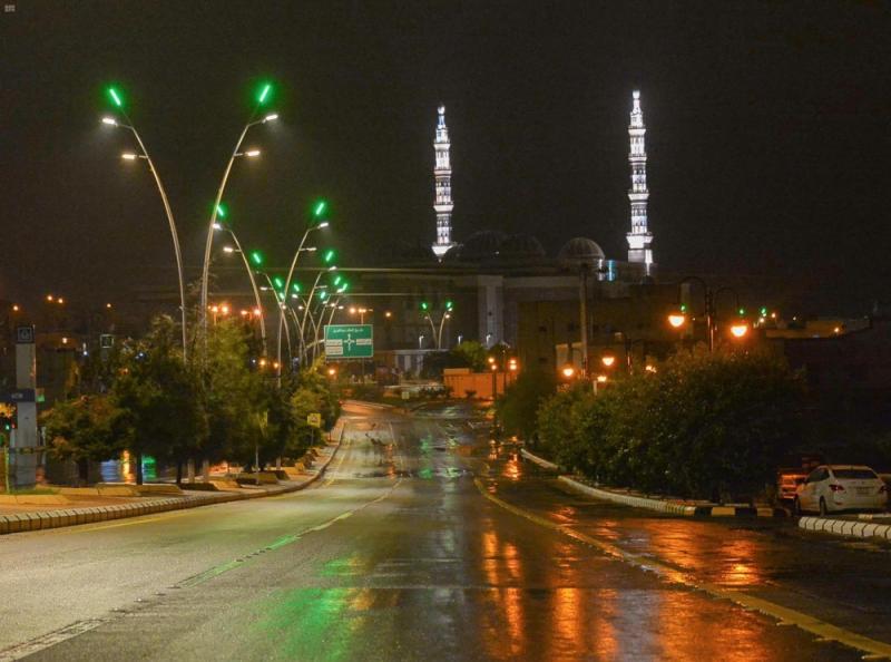 بالصور.. أمطار خفيفة إلى متوسطة على القصيم