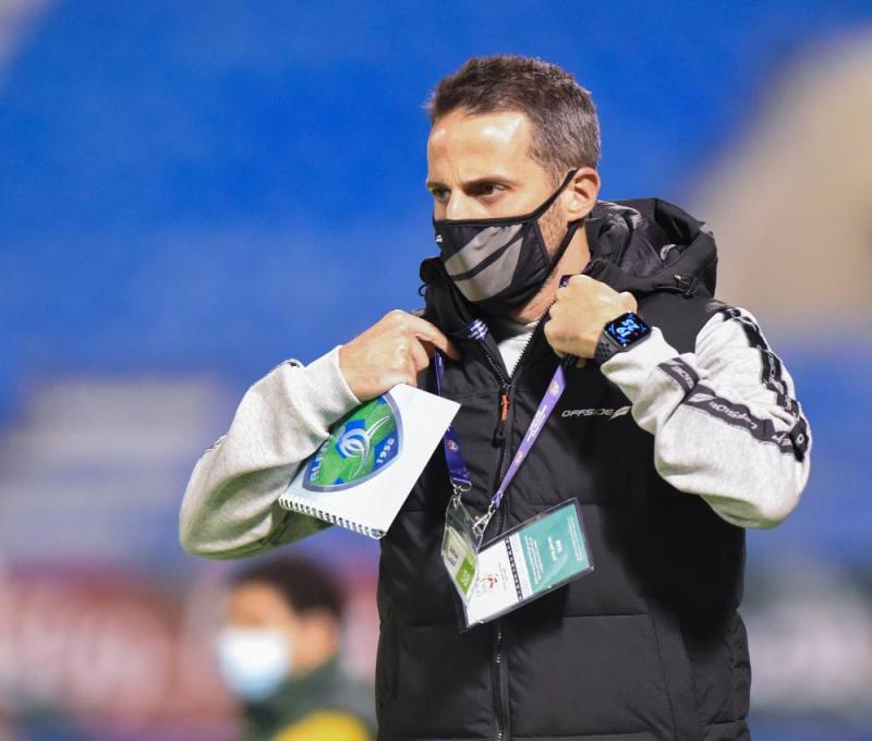 مدرب الفتح يبرر السقوط أمام الهلال