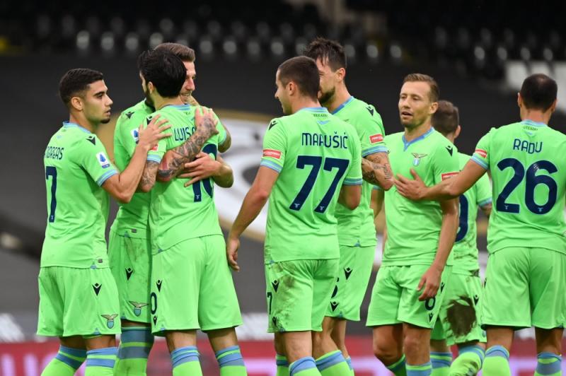 لاتسيو ينتزع فوزا صعبا من سبيزيا في الدوري الإيطالي