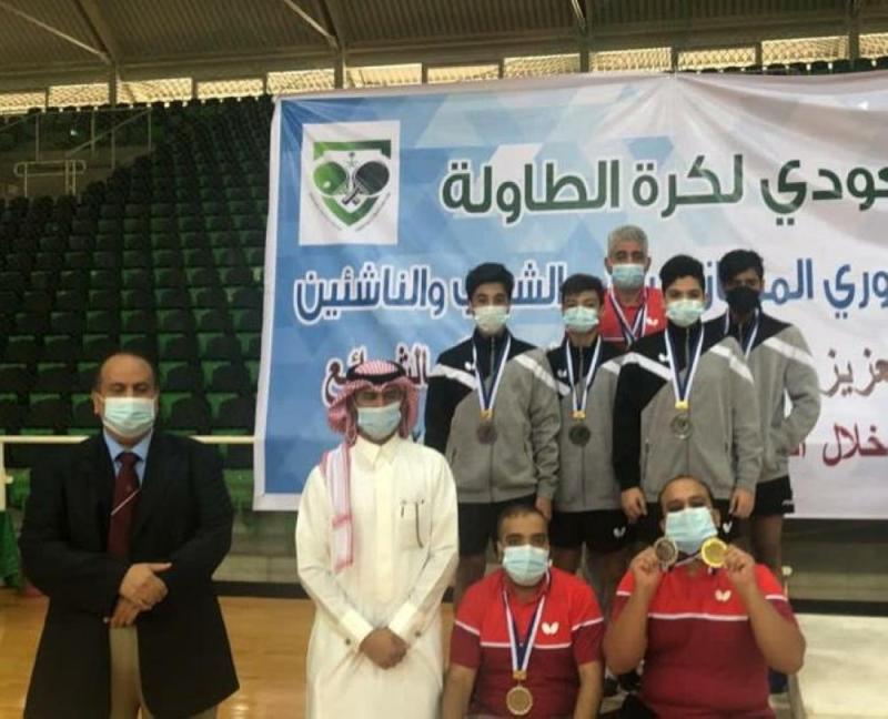 ناشئو مضر يخطفون ذهب 