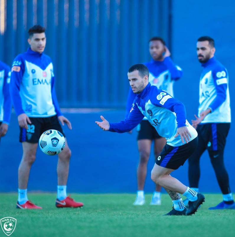 الهلال يخسر ثلاثة لاعبين أمام الرائد