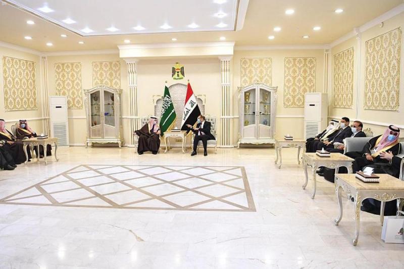 عاجل : وفد سعودي برئاسة وزير التجارة يصل بغداد