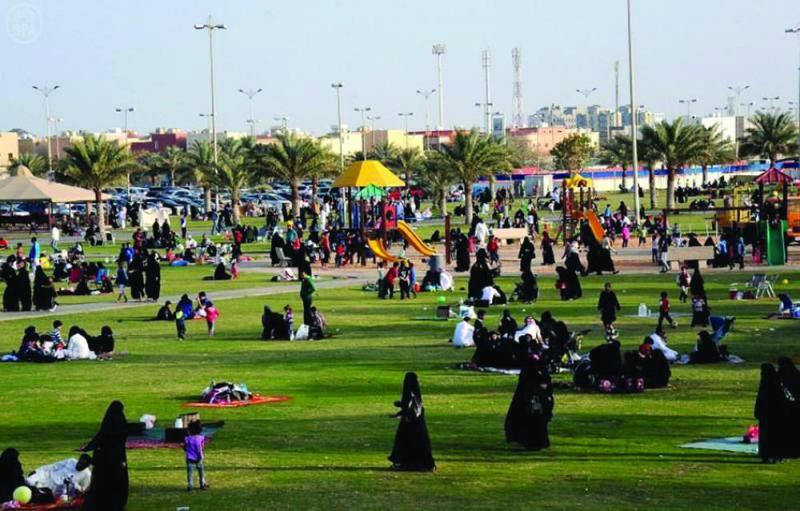الواجهات البحرية والحدائق تتألق في شتاء الشرقية
