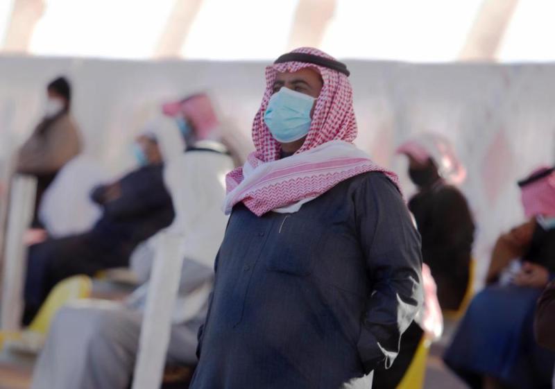 «ابن نادر» أول حاملي «بيرق المؤسس» في مهرجان الإبل