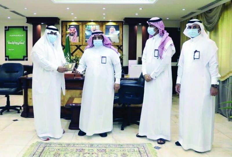 «الغامدي» يتلقى التهاني