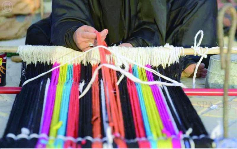 «الشملة».. زي تاريخي تتوارثه الأجيال