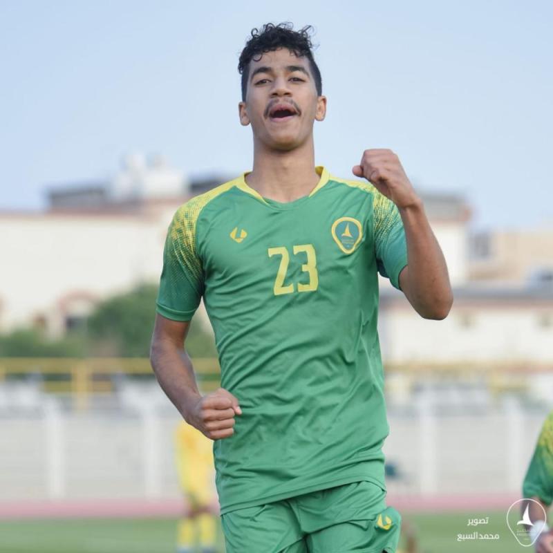 الخليج يتربع على صدارة دوري شباب الأولى