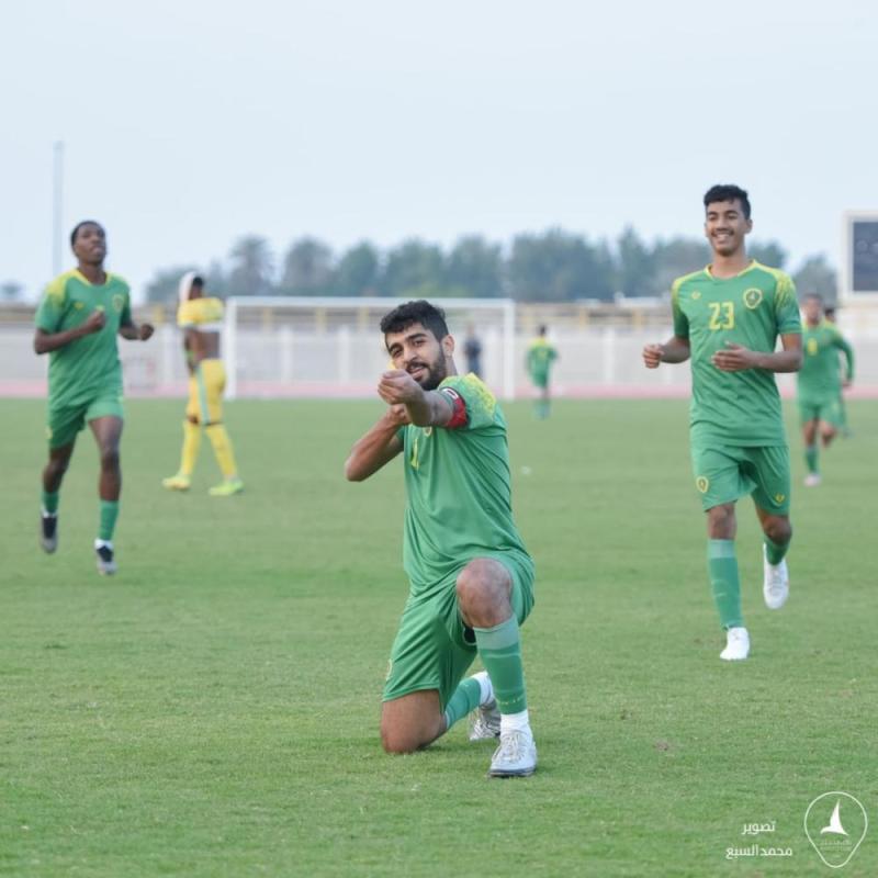 الخليج يتربع على صدارة دوري شباب الأولى