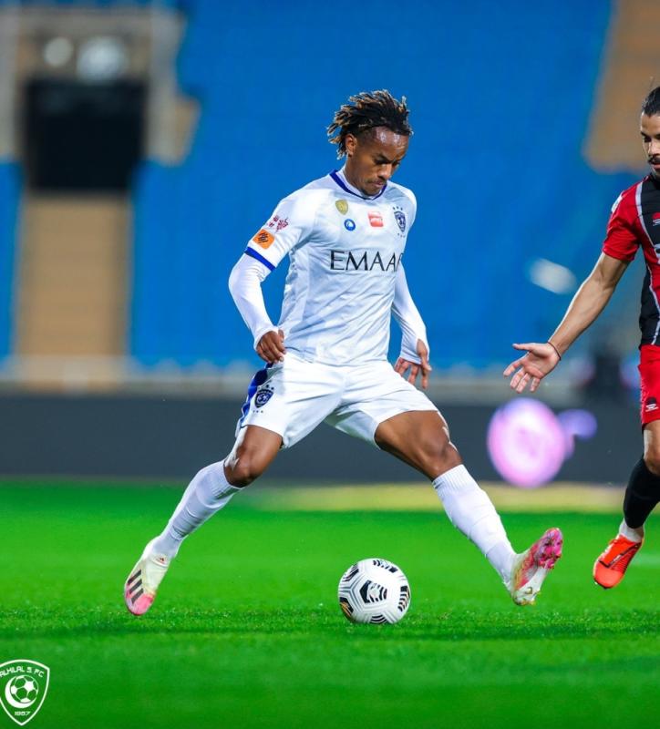 الهلال المتصدر يبحث عن نقاط الوحدة المتعثر