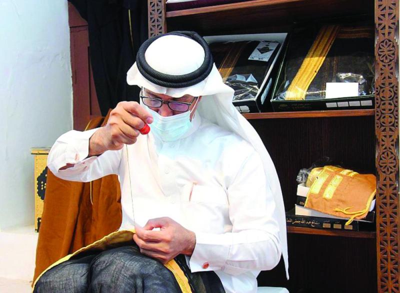 «البشت».. إبداع محلي بشهرة عالمية
