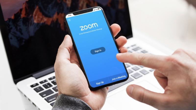 زووم تتجاوز عن الحد الزمني «مؤقتا»