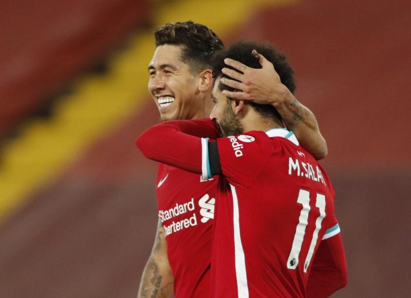 ليفربول يكسب توتنهام وينفرد بصدارة الدوري الإنجليزي