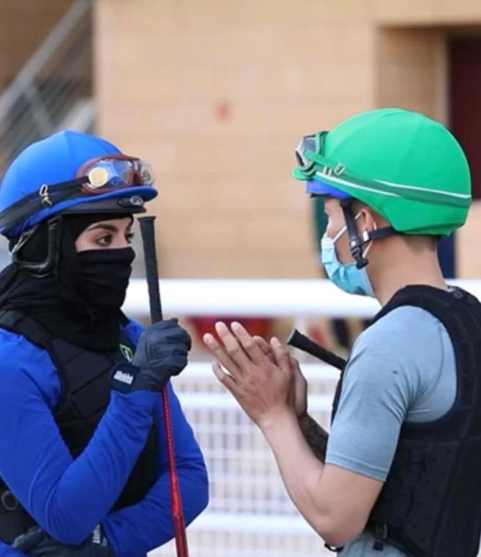 أمل فيصل.. أول خيالة سعودية بـ