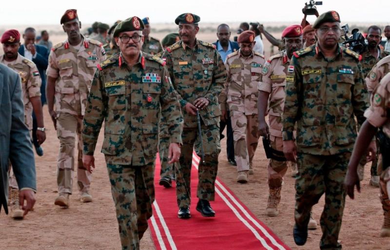 البرهان يتفقد الحدود بعد «كمين إثيوبي».. ومصر تدين